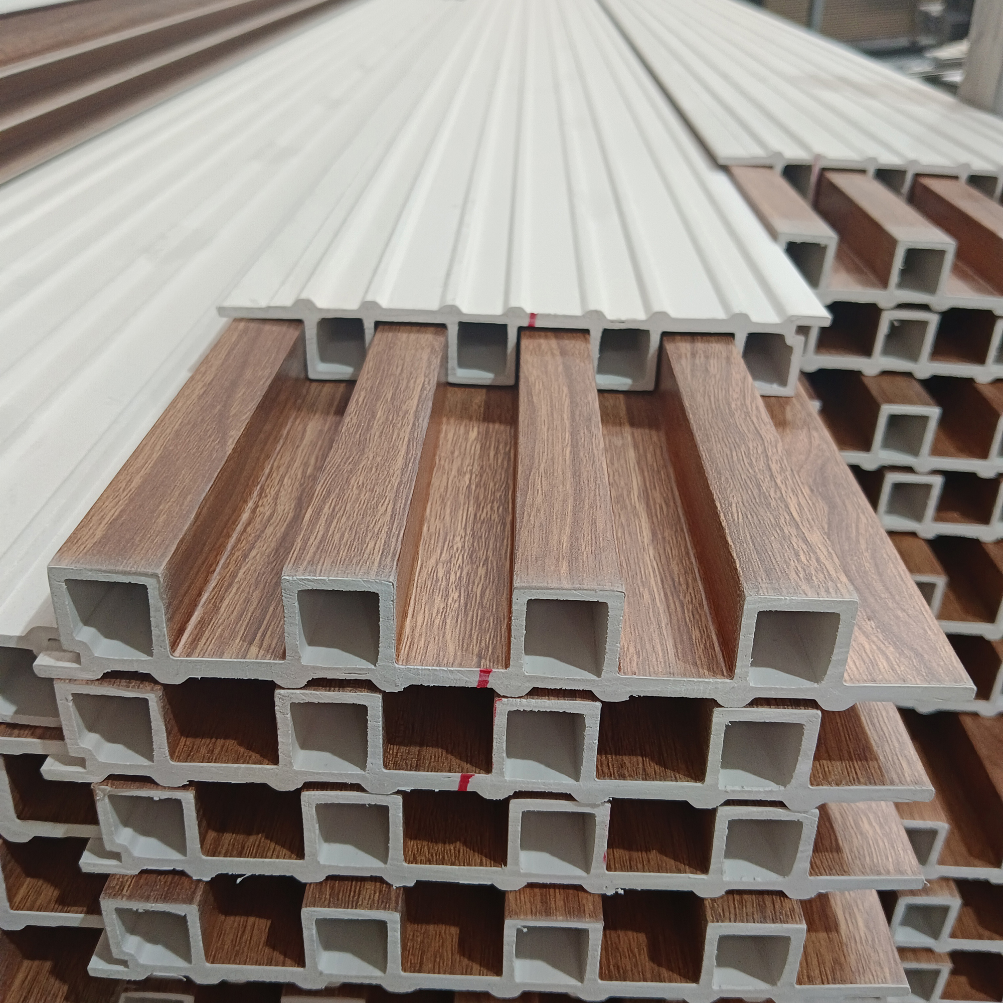 China Wpc Fluted Wall Panel Light Oak Wood Texture Wood Veneer Wpc Wall Panel for Background Walls